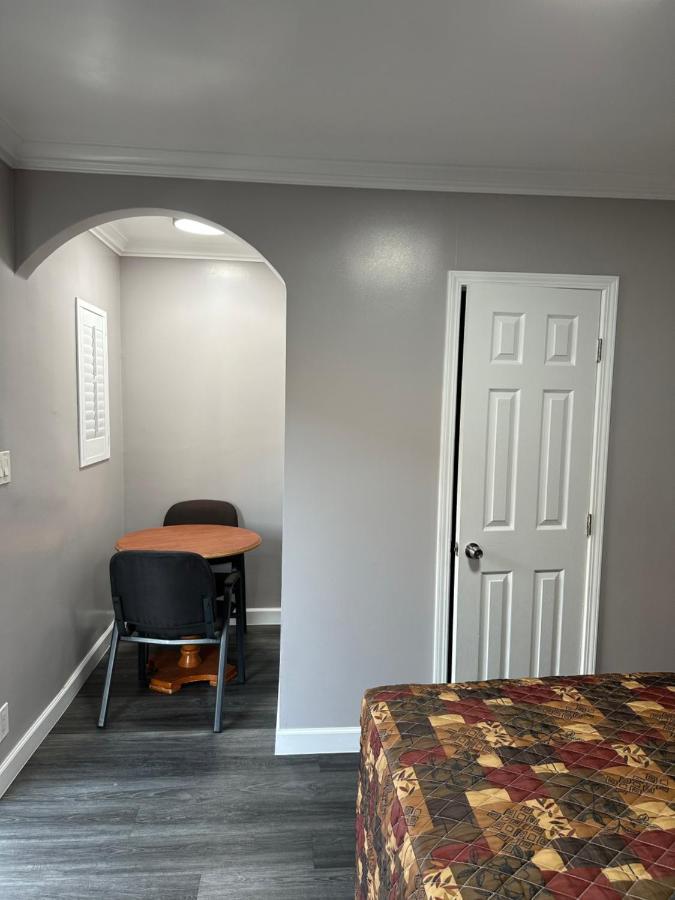 Vegas Motel West Athens Extérieur photo